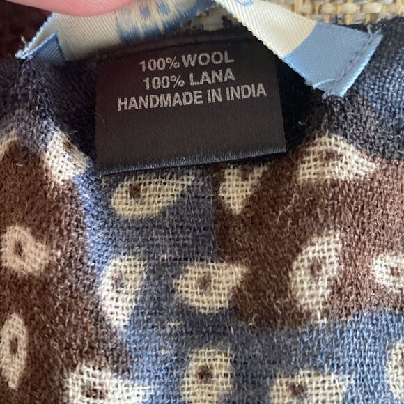 Abbacino  wool wrap - Picture 3 of 3